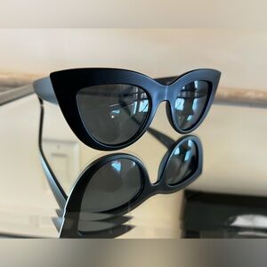 Black-Matte Cat-Eye Sunglasses 🕶